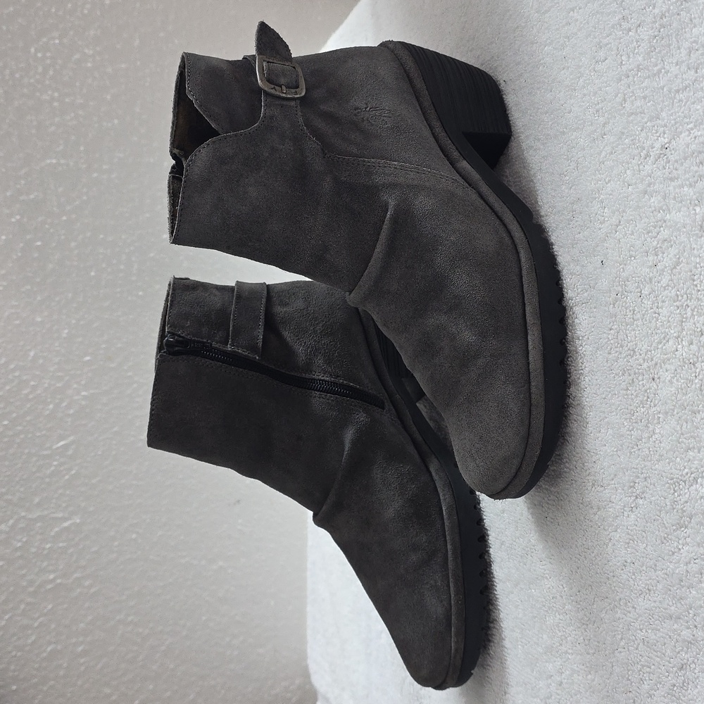 London Fly Grey Wina Suede Leather Ankle Booties Zipper Closure Womens Size 40